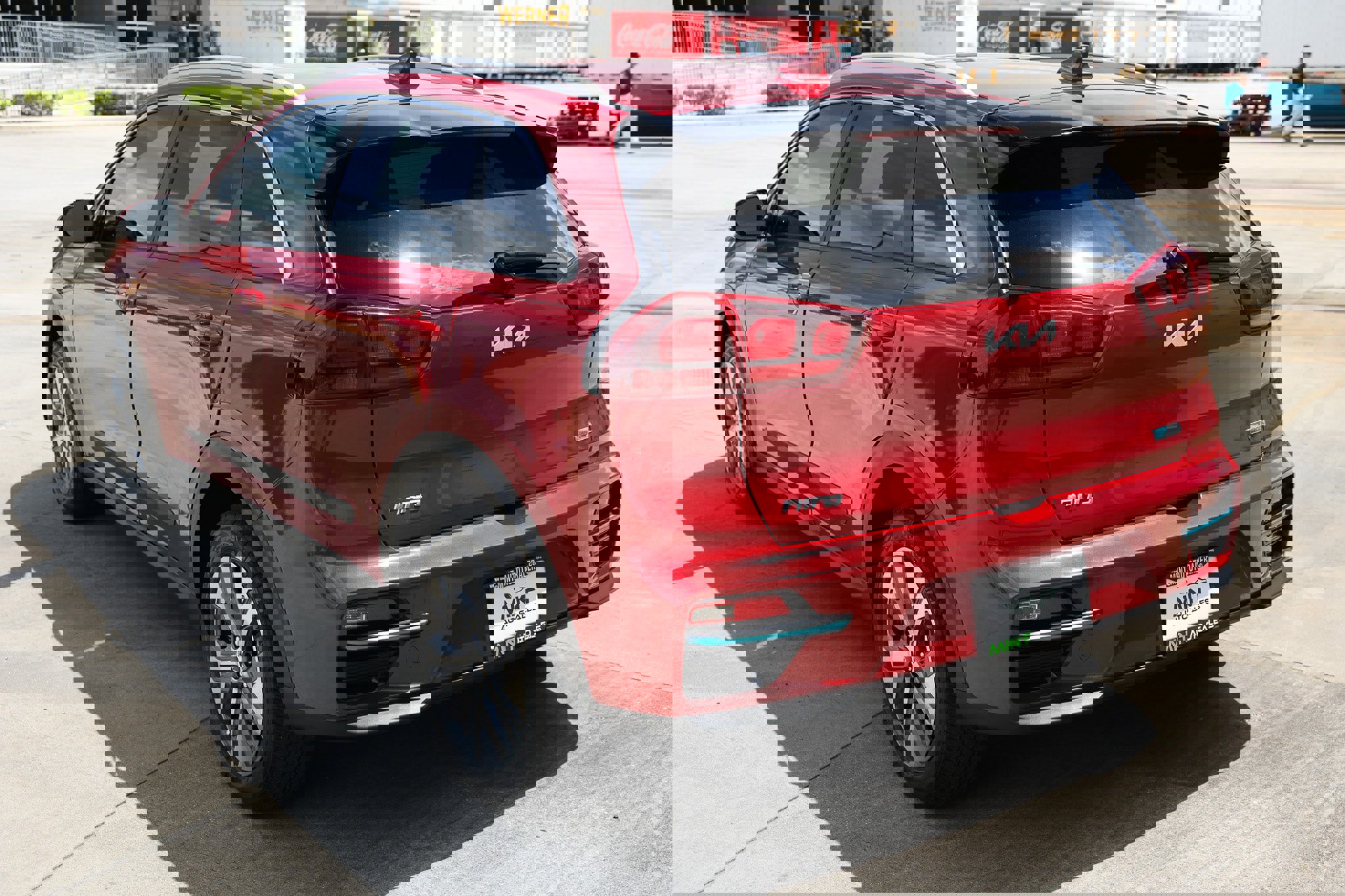 Used 2022 Kia Niro EX FWD image 8