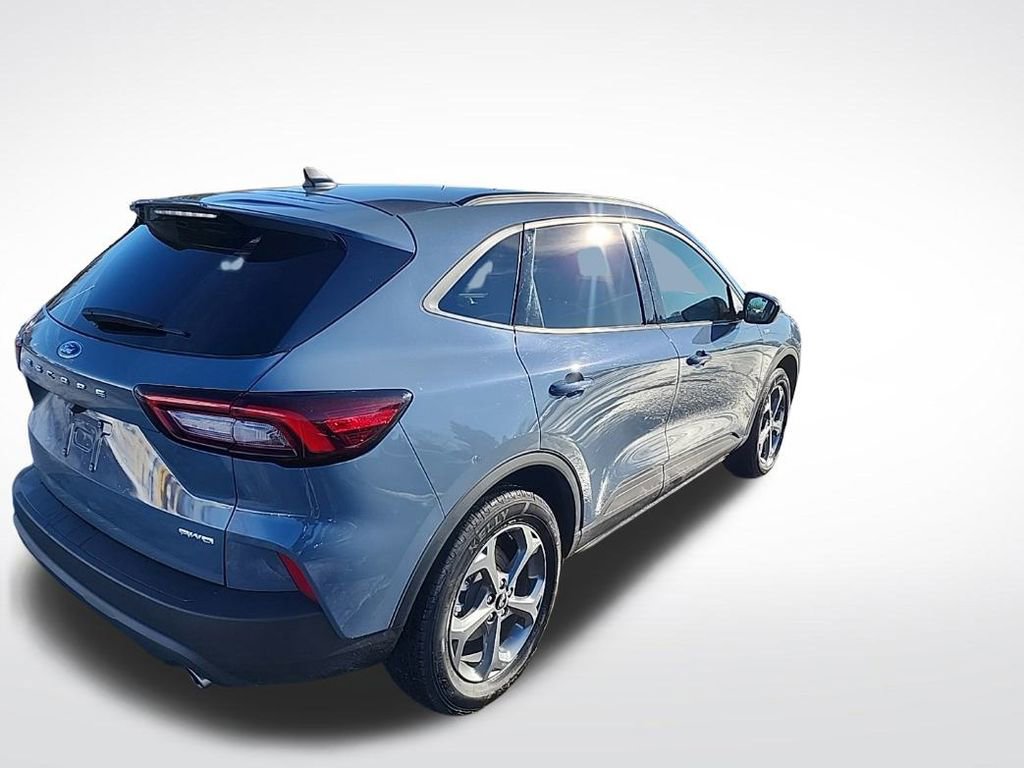 Used 2025 Ford Escape ST-Line image 6