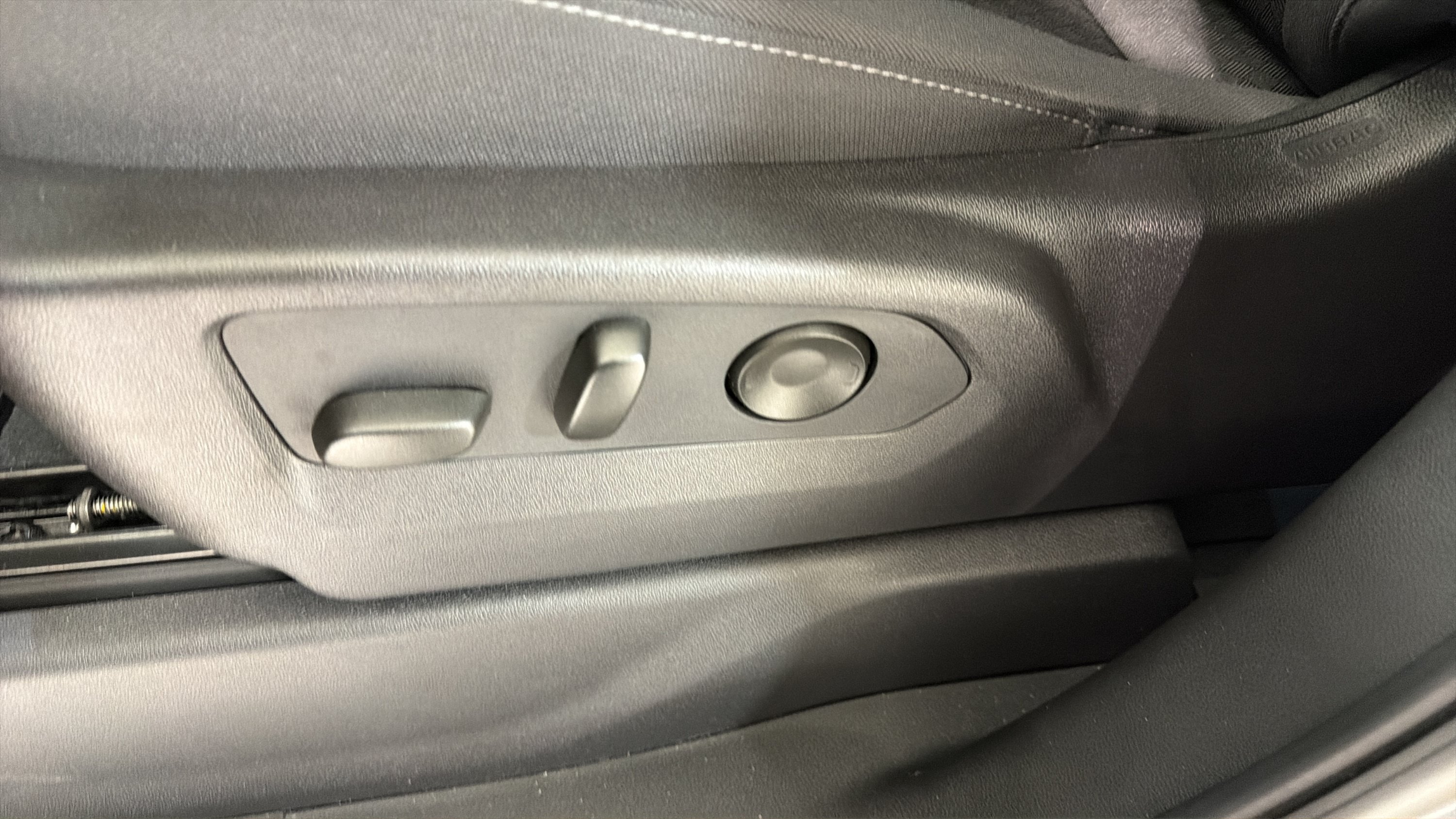 Used 2024 Chevrolet Silverado 1500 Custom RWD image 10