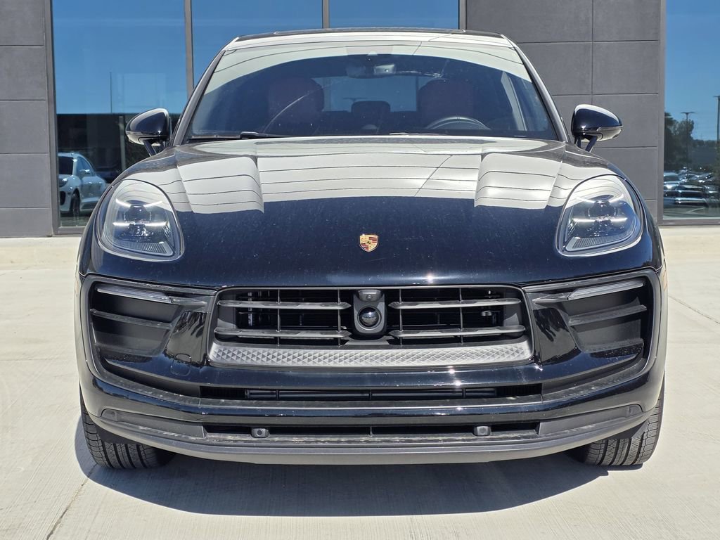 Used 2025 Porsche Macan image 9