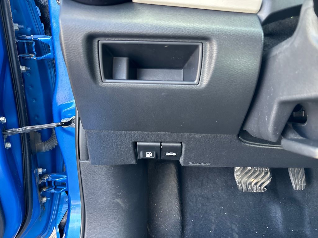 Used 2021 Nissan Versa SV image 32