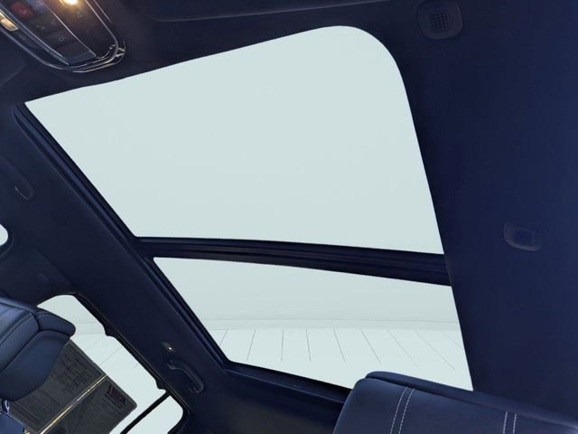 Used 2023 Jeep Grand Wagoneer 4WD w/ Convenience Group III image 24