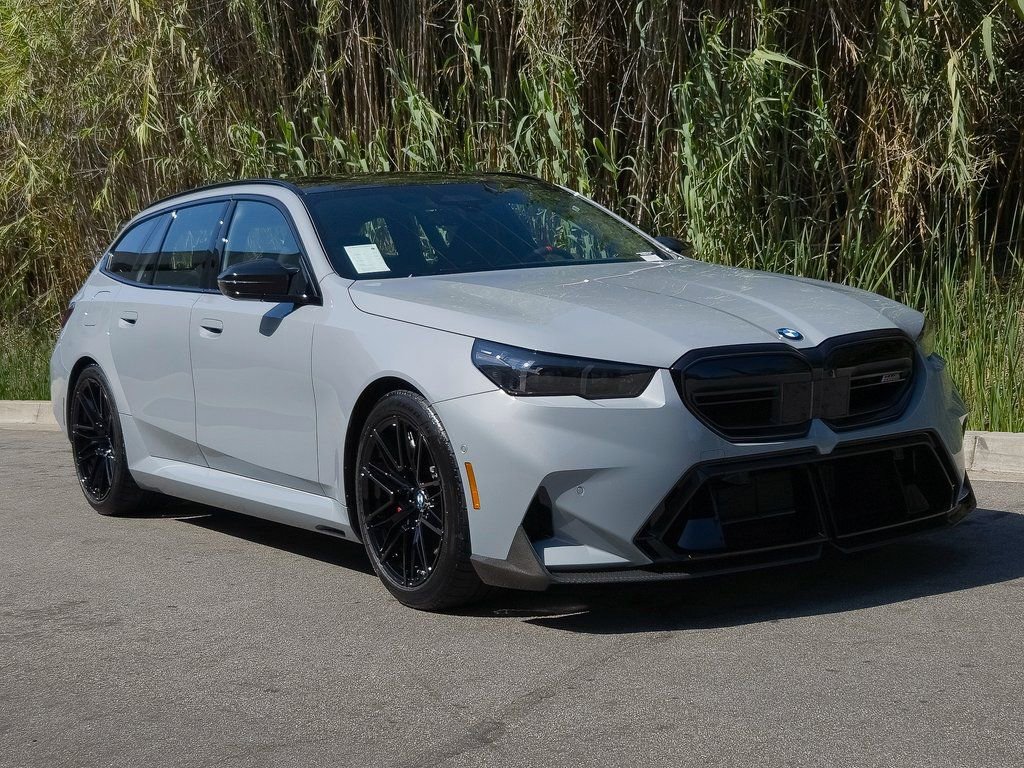 New 2026 BMW M5 Touring image 2