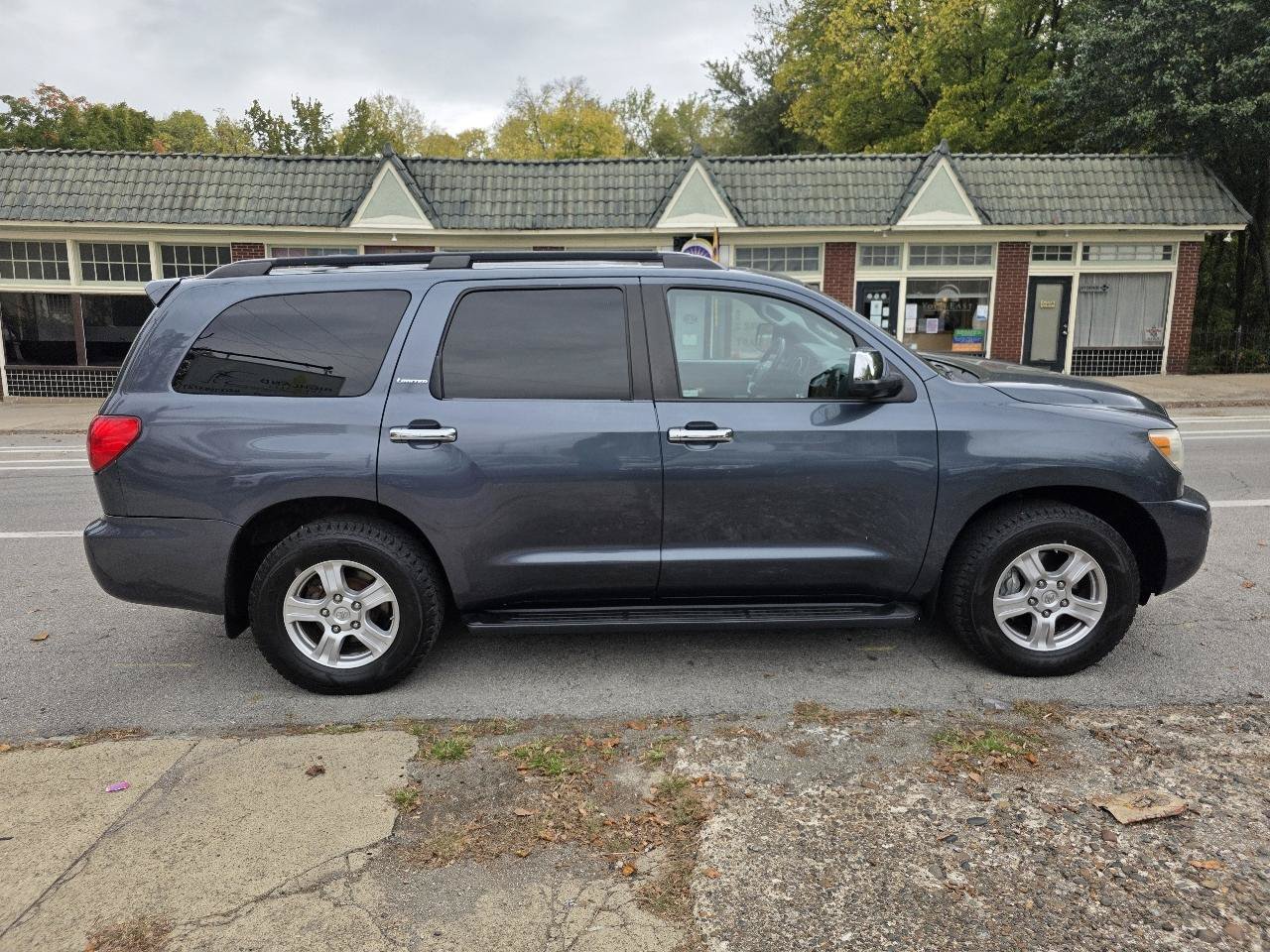 Used 2008 Toyota Sequoia Limited AWD/4WD image 6