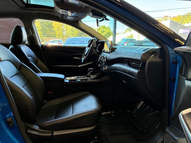 Used 2024 Nissan Sentra SR w/ SR Premium Package FWD image 31