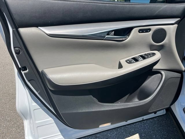 Certified 2023 INFINITI QX50 Luxe FWD image 9