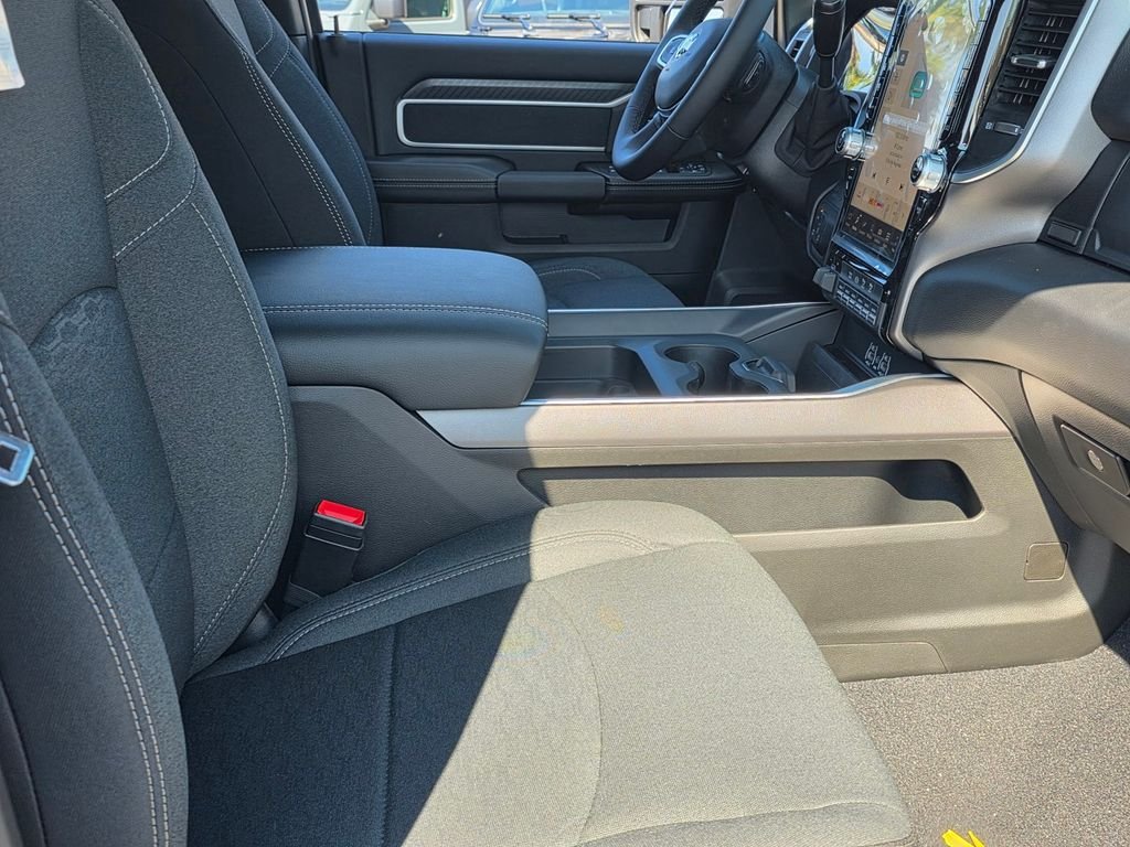 New 2026 RAM 3500 Big Horn AWD/4WD image 12