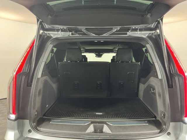 Used 2023 Cadillac Escalade ESV V w/ LPO, Floor Liner Package AWD/4WD image 32