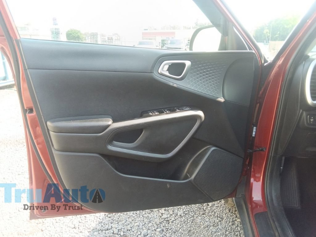 Used 2020 Kia Soul S FWD image 20