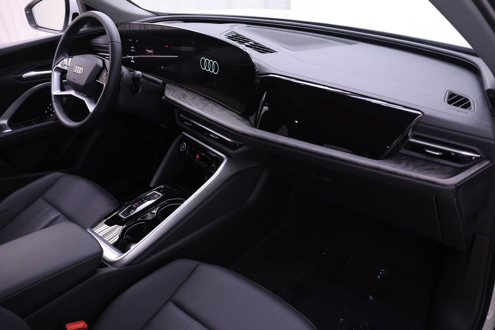 Certified 2025 Audi Q5 Premium w/ Convenience Package AWD/4WD image 23