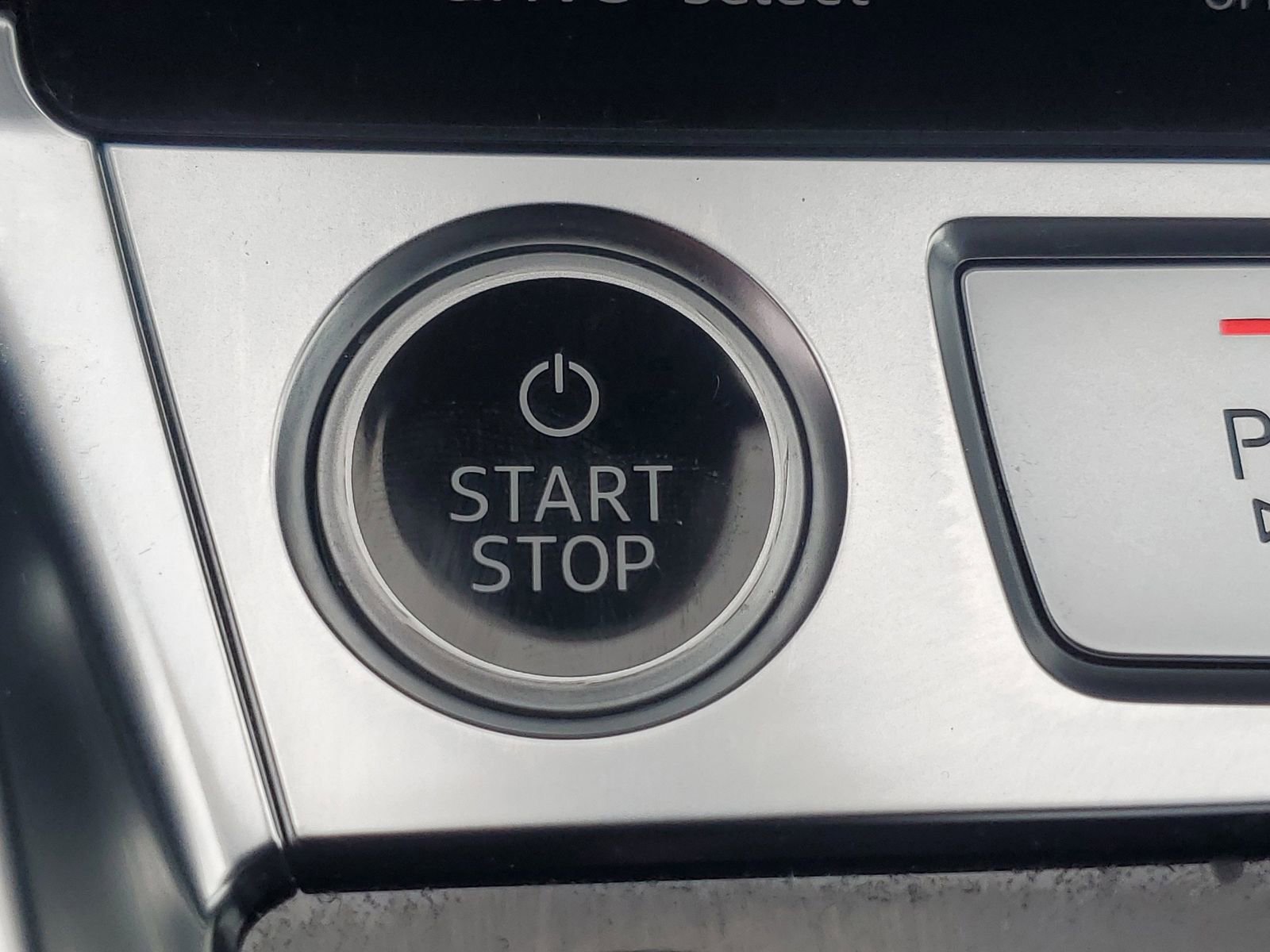 Used 2024 Audi Q8 e-tron Premium Plus w/ Premium Plus Package image 29