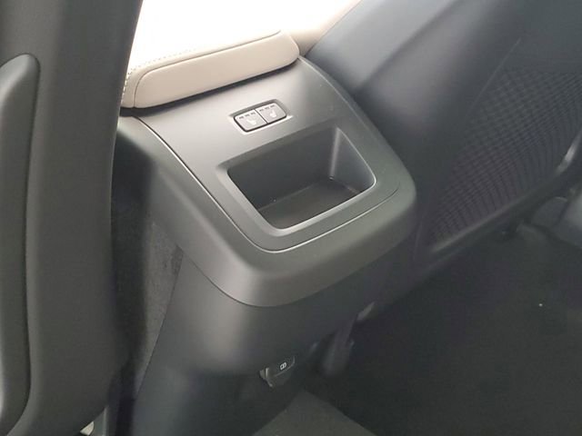 New 2026 Volvo XC60 B5 Core w/ Climate Package image 21