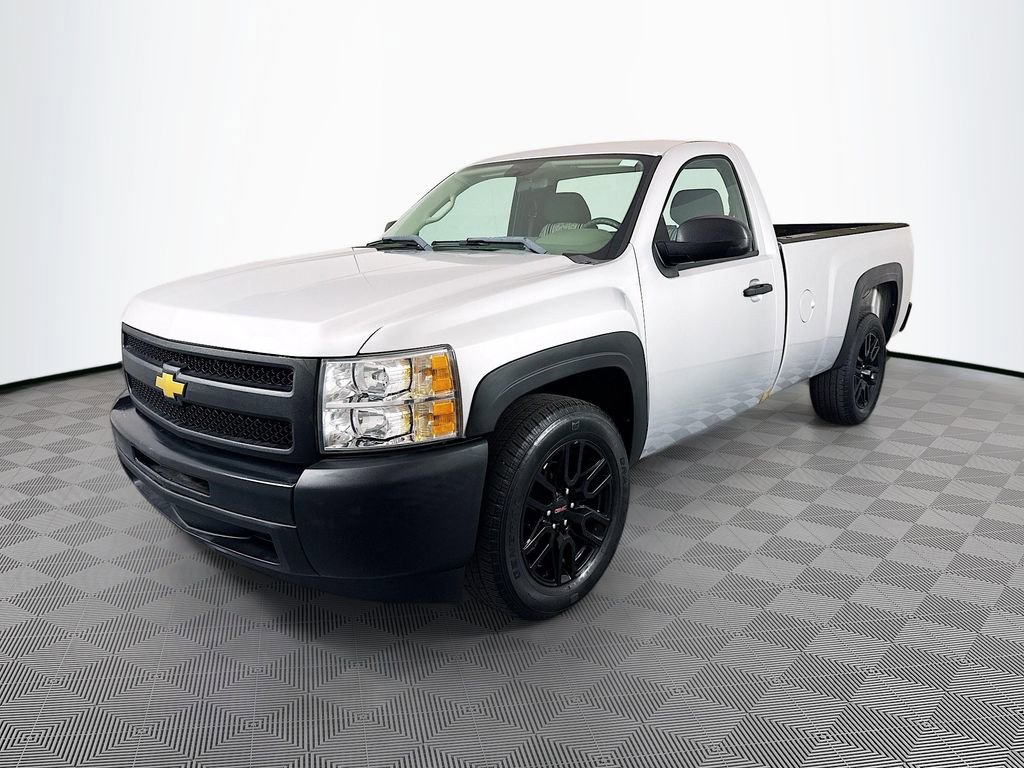 Used 2013 Chevrolet Silverado 1500 W/T RWD image 3