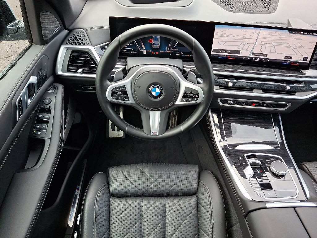 Used 2024 BMW X5 xDrive40i w/ M Sport Package AWD/4WD image 11