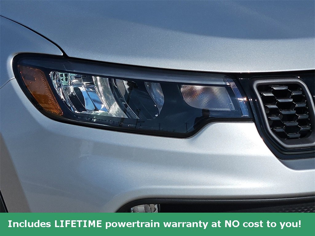 New 2026 Jeep Compass Latitude image 8