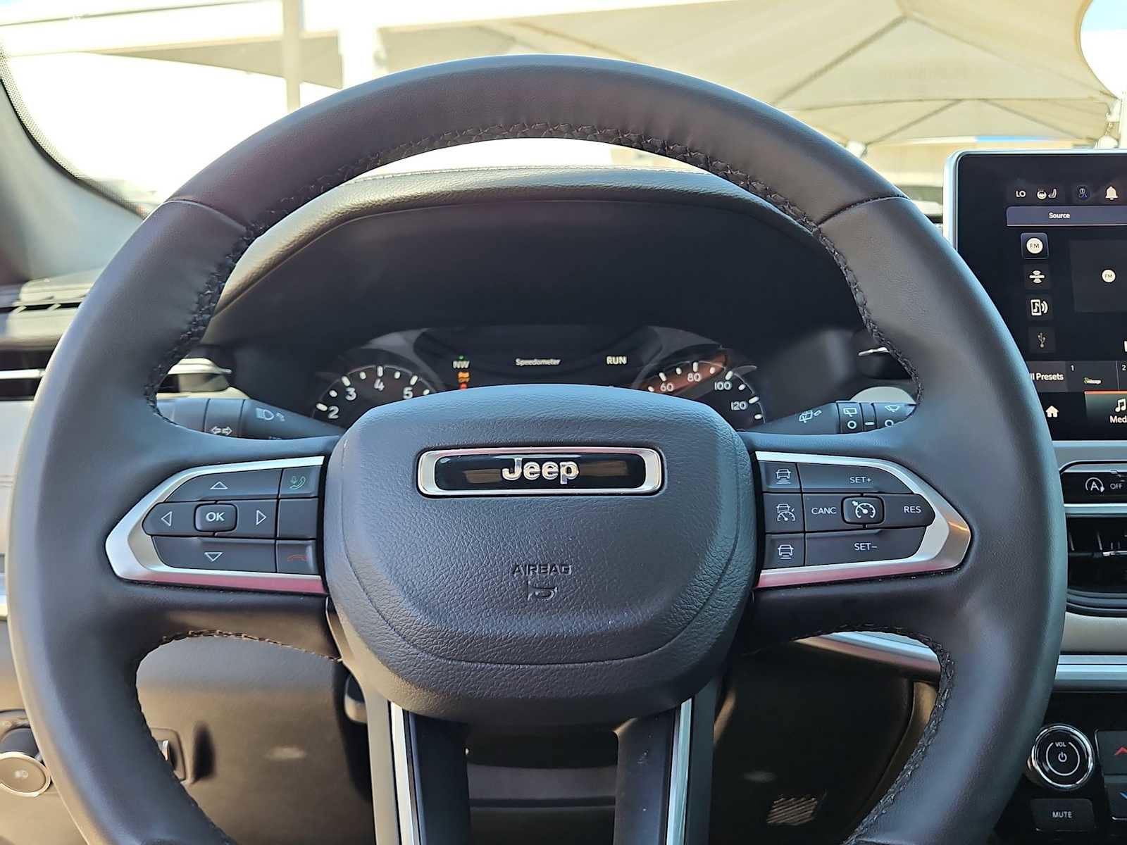 Used 2025 Jeep Compass Limited AWD/4WD image 19