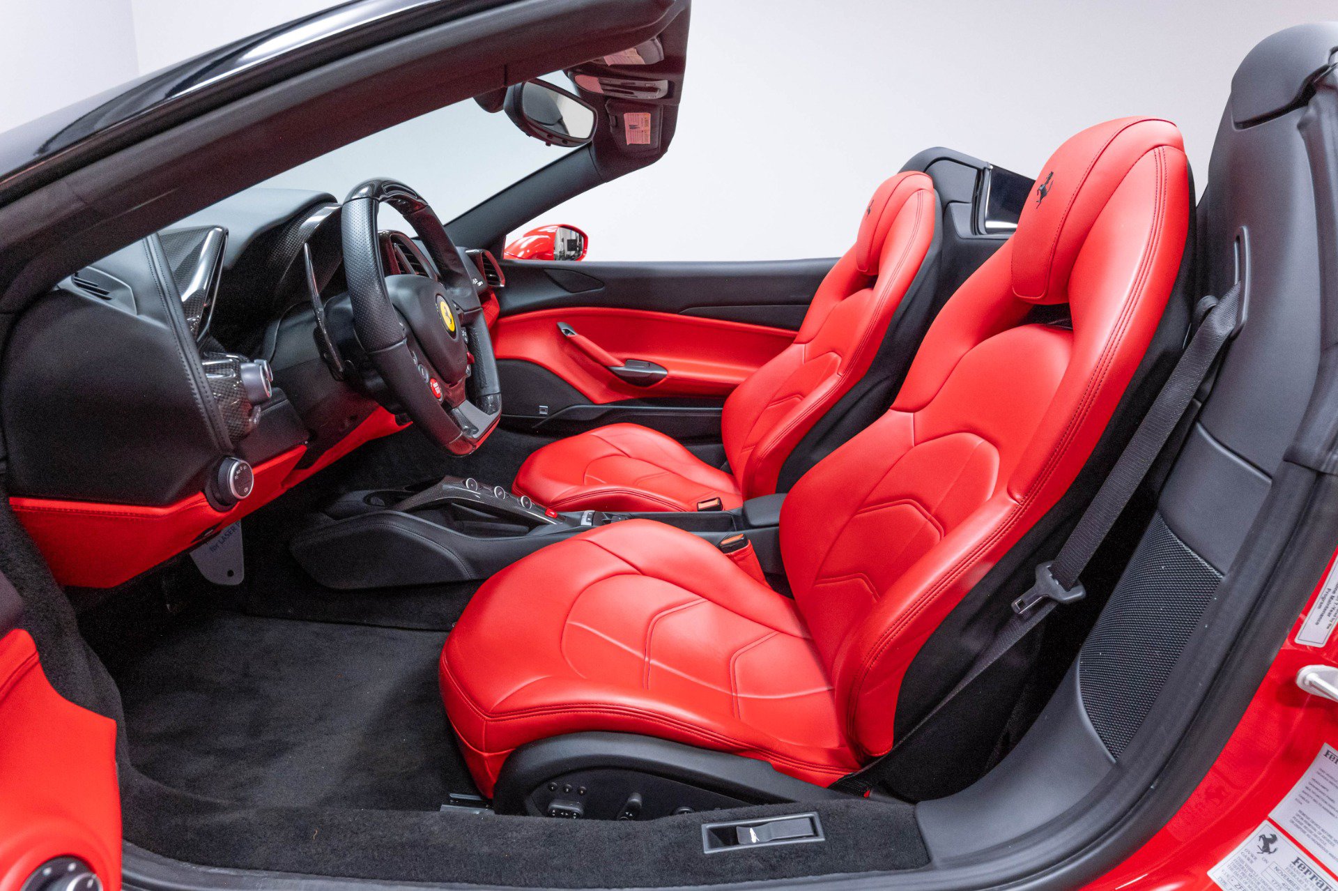 Used 2018 Ferrari 488 Spider RWD image 11