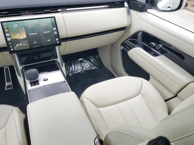 Certified 2026 Land Rover Range Rover SE AWD/4WD image 17