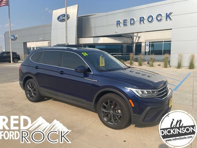 Used 2024 Volkswagen Tiguan SE w/ Panoramic Sunroof Package