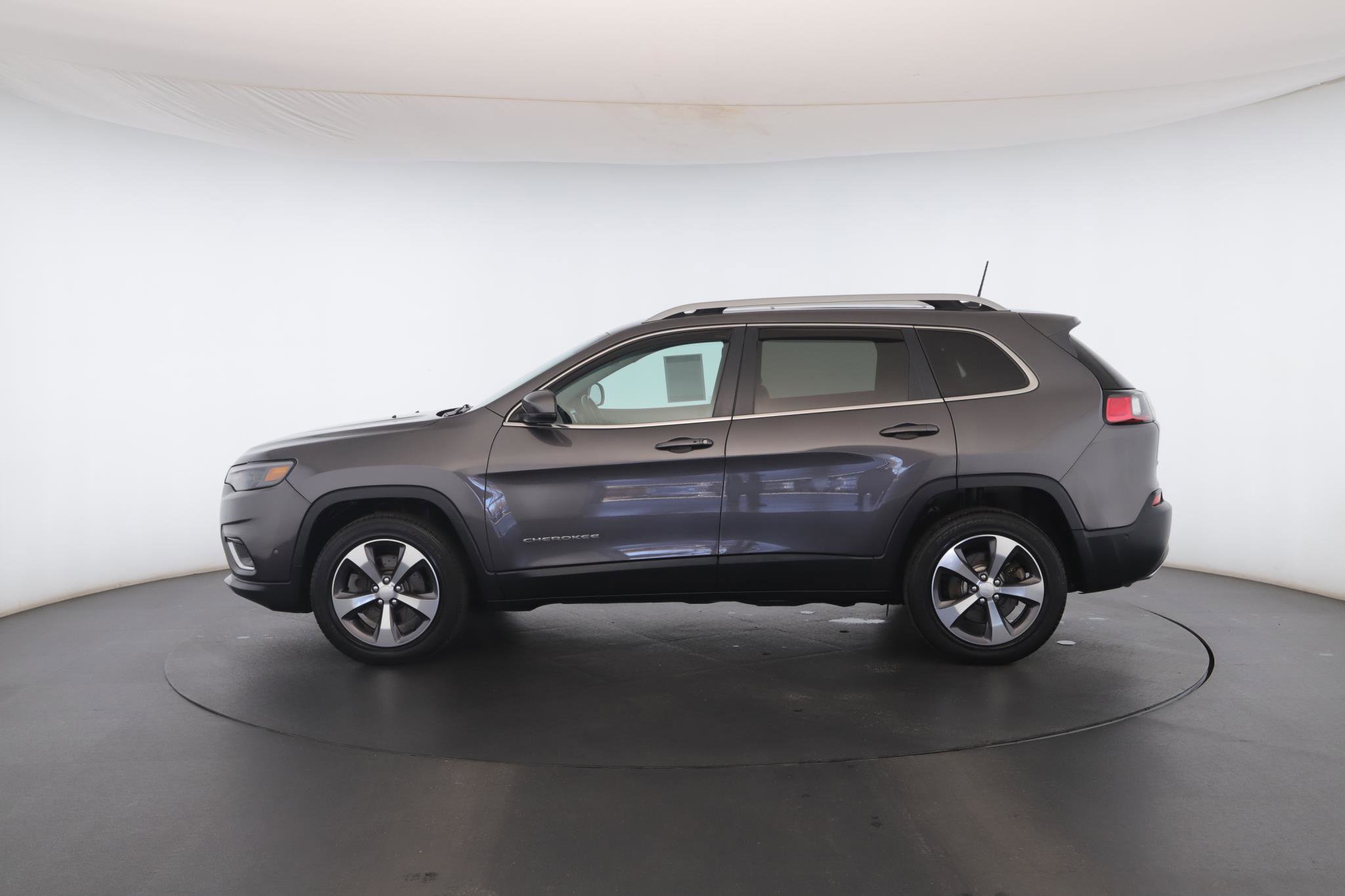 Used 2019 Jeep Cherokee Limited w/ Luxury Group image 23