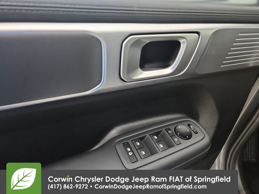 Used 2025 Hyundai Santa Fe SEL FWD image 20