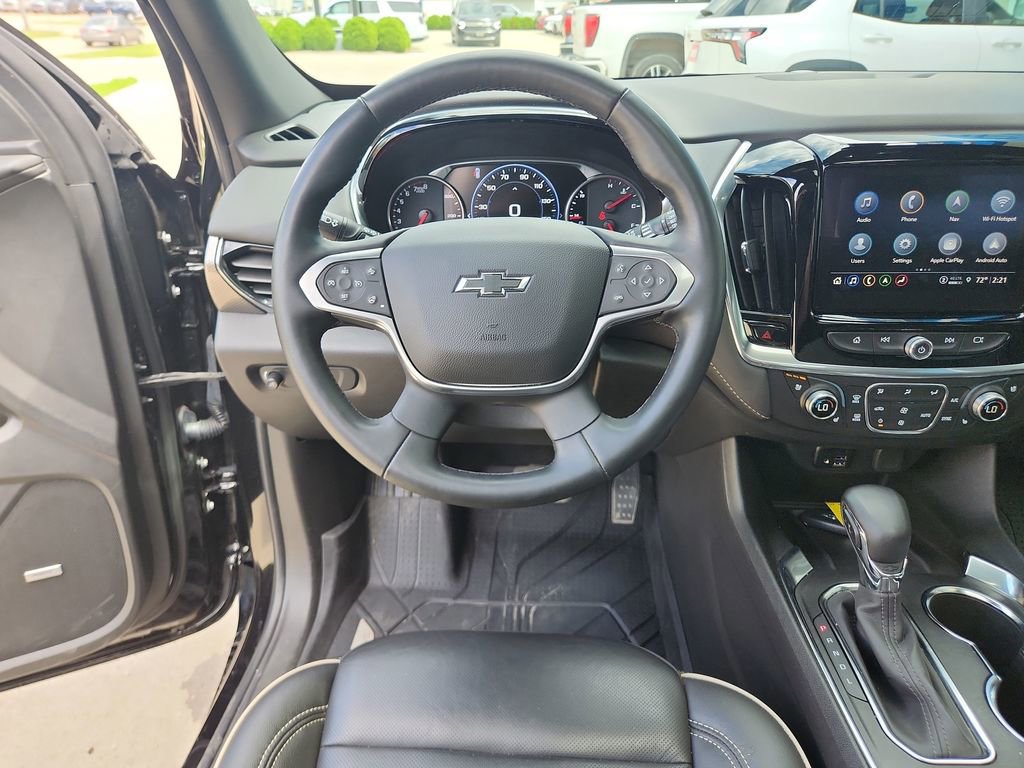 Certified 2023 Chevrolet Traverse Premier w/ Redline Edition AWD/4WD image 15