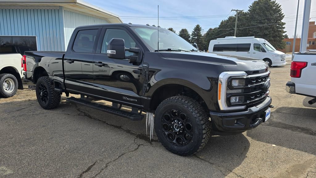 Used 2023 Ford F350 Lariat w/ Black Appearance Package image 4