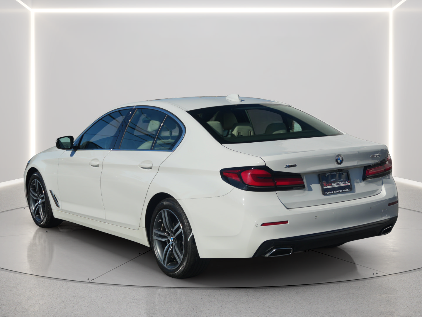 Used 2023 BMW 530i xDrive w/ Premium Package AWD/4WD image 3