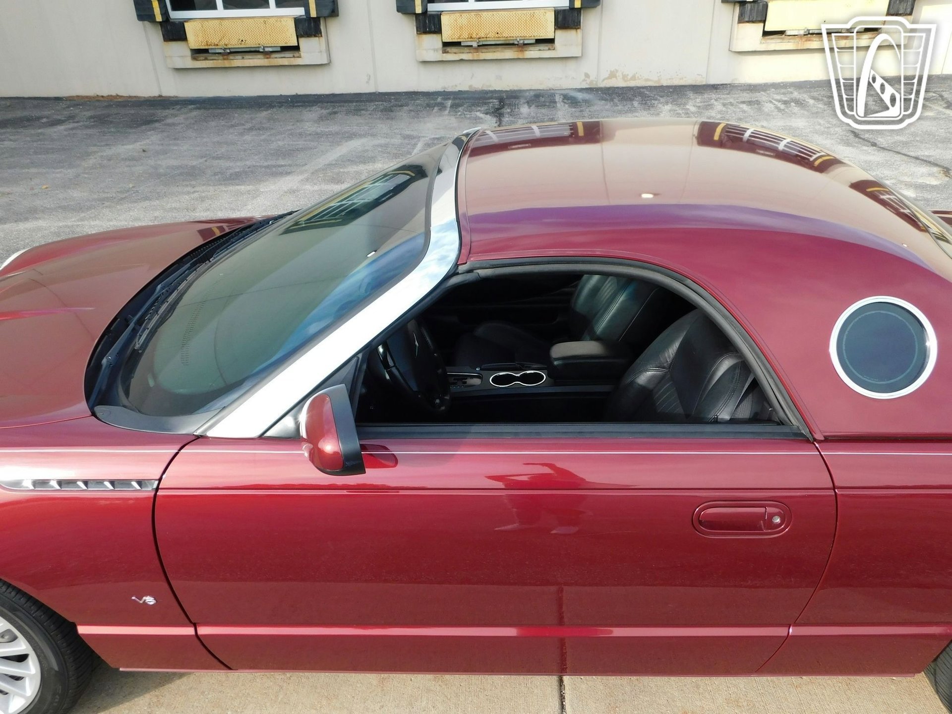 Used 2004 Ford Thunderbird image 34
