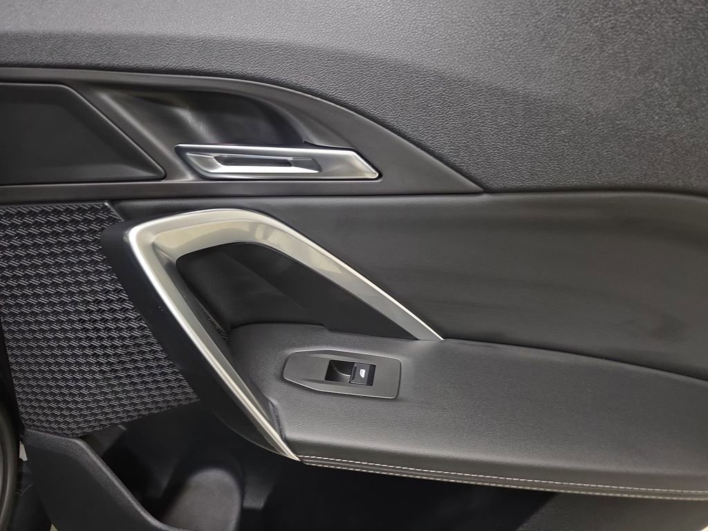 Certified 2025 BMW X2 xDrive28i w/ M Sport Package AWD/4WD image 27