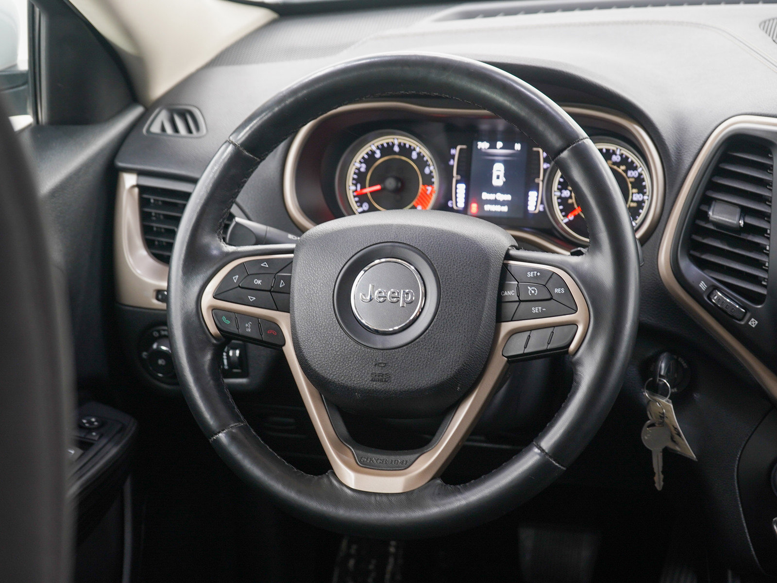 Used 2015 Jeep Cherokee Latitude AWD/4WD image 15