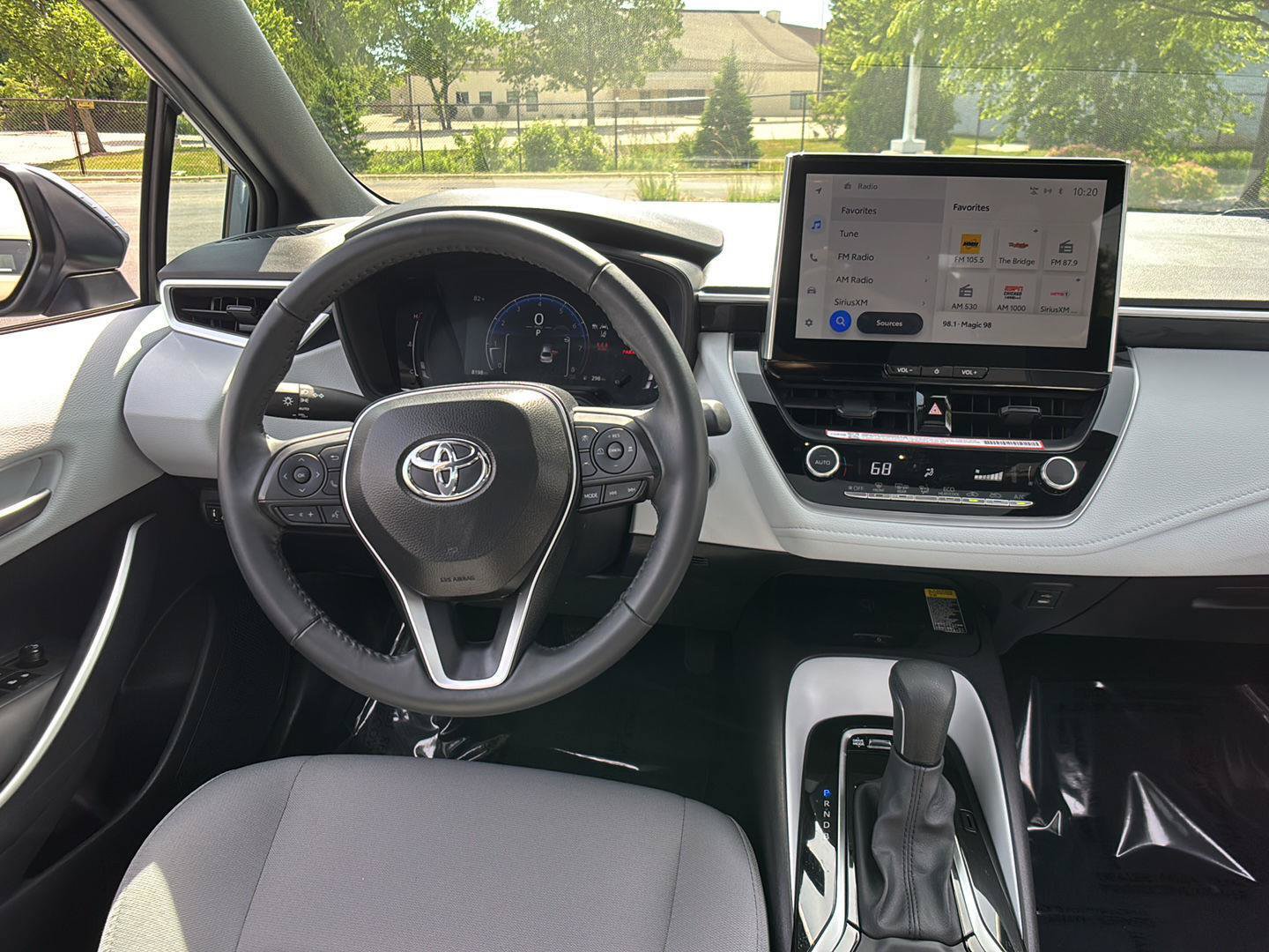 Used 2025 Toyota Corolla SE w/ SE Premium Package FWD image 13
