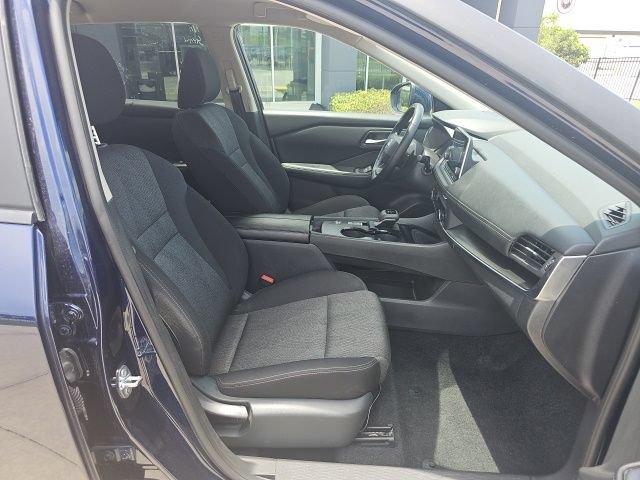 Used 2025 Nissan Rogue SV FWD image 21