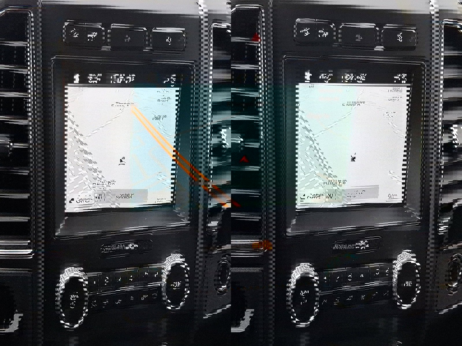 Used 2019 Ford Expedition Max Limited image 18