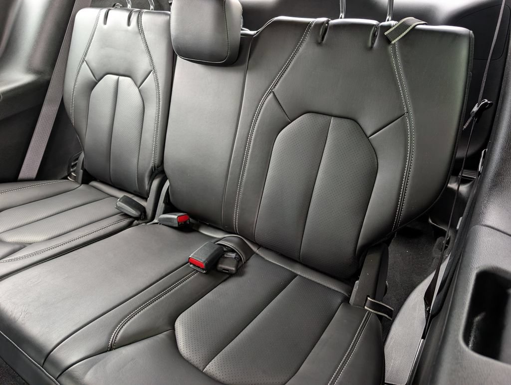 Used 2023 Chrysler Pacifica Touring-L w/ S Appearance Package FWD image 18