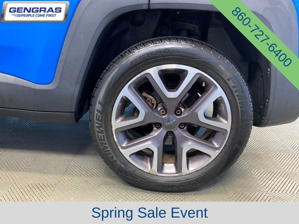 Used 2015 Jeep Renegade Latitude AWD/4WD image 32