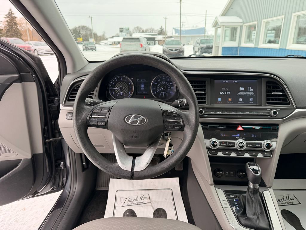 Used 2020 Hyundai Elantra SEL image 16