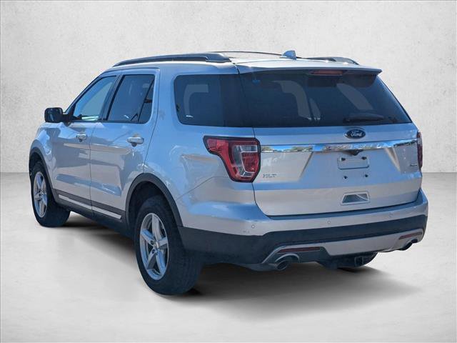 Used 2017 Ford Explorer XLT image 7