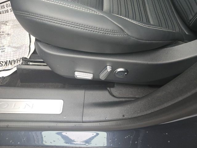 Certified 2024 Lincoln Nautilus Reserve w/ Equipment Group 202A image 35