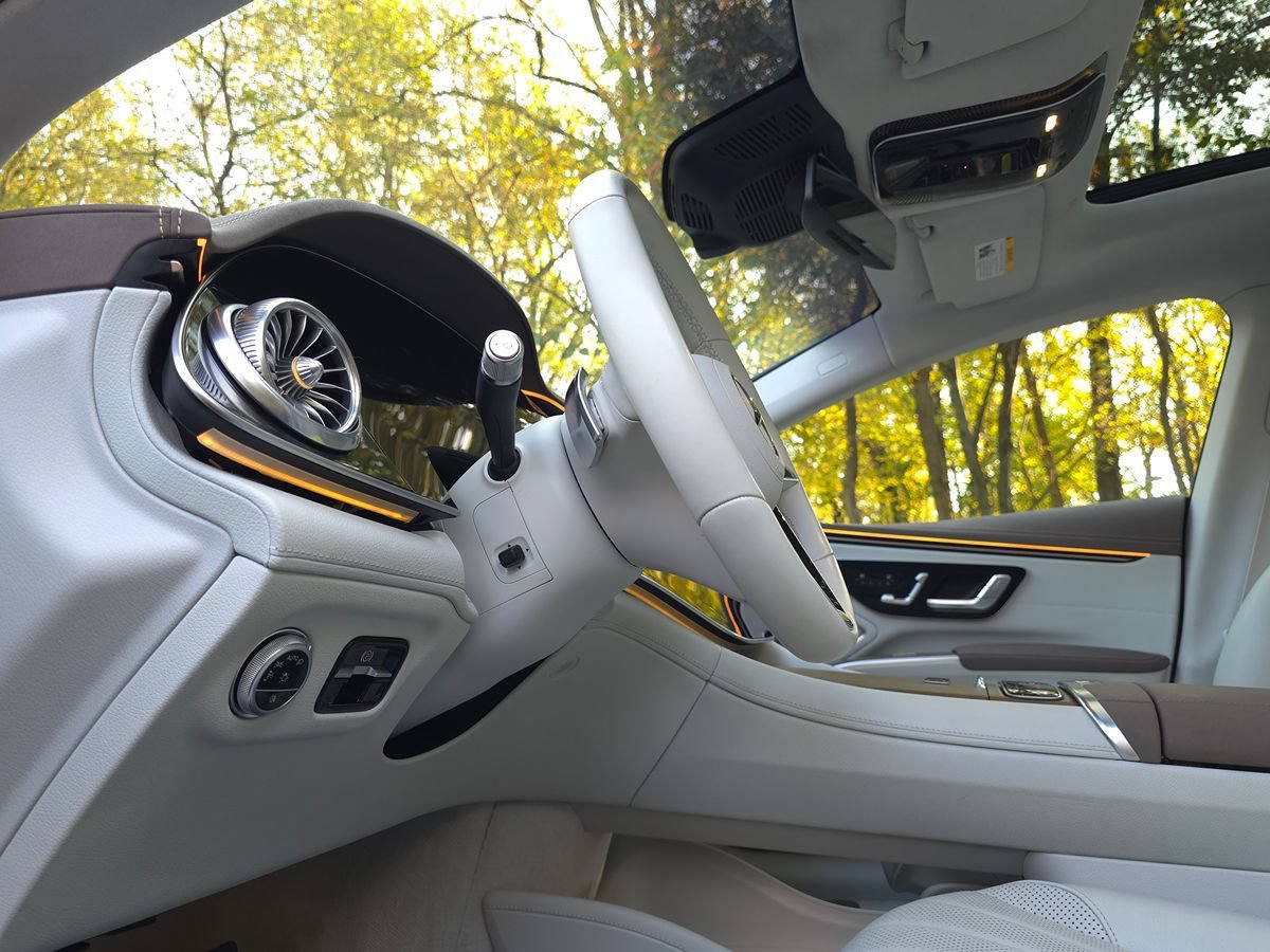 Used 2023 Mercedes-Benz EQS 580 4MATIC Sedan image 36