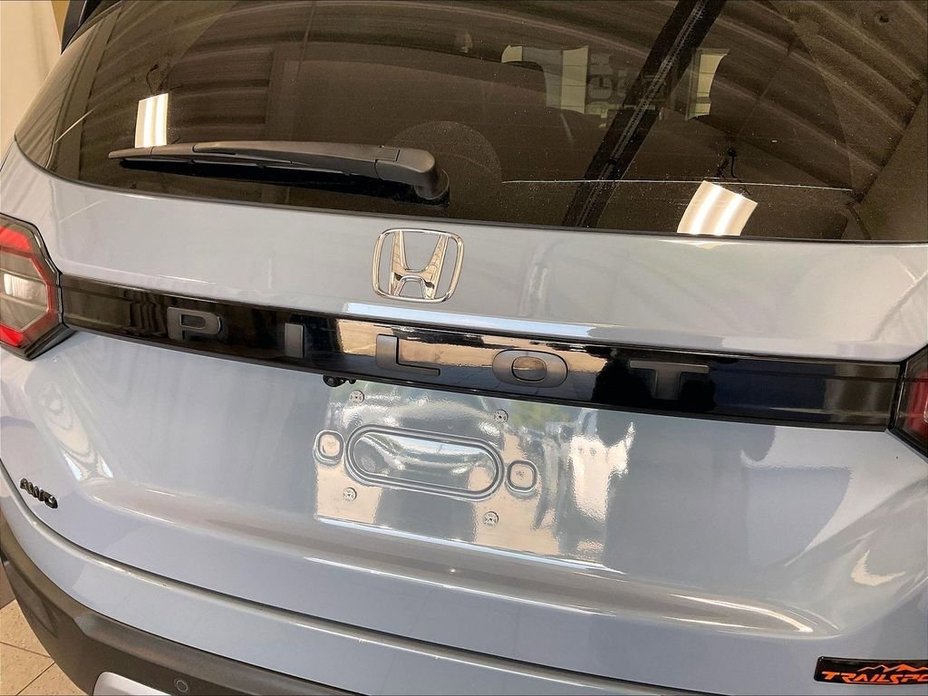 Used 2025 Honda Pilot TrailSport image 30
