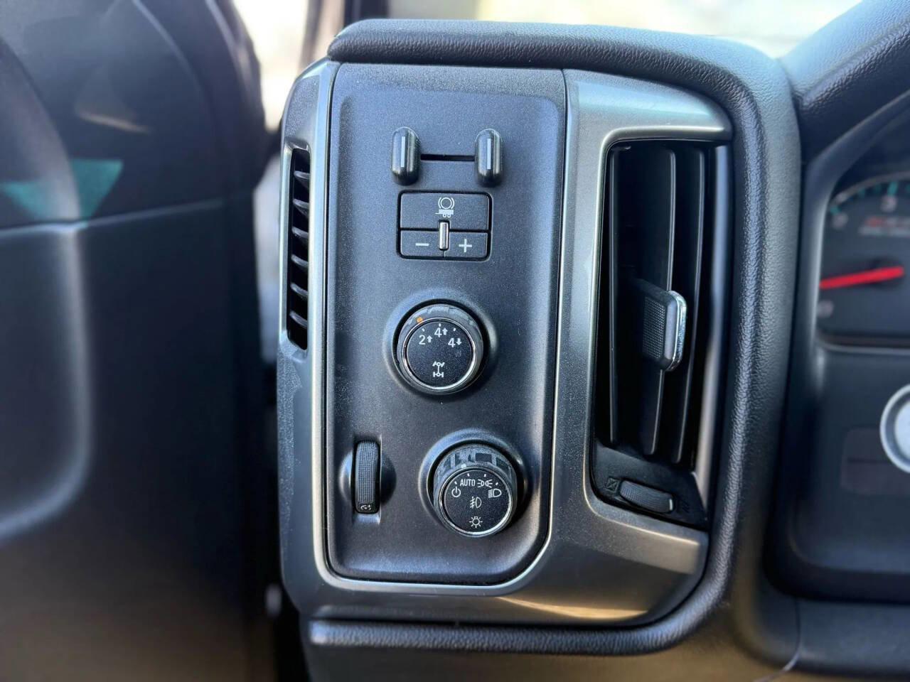 Used 2016 Chevrolet Silverado 2500 LT w/ Midnight Edition image 24