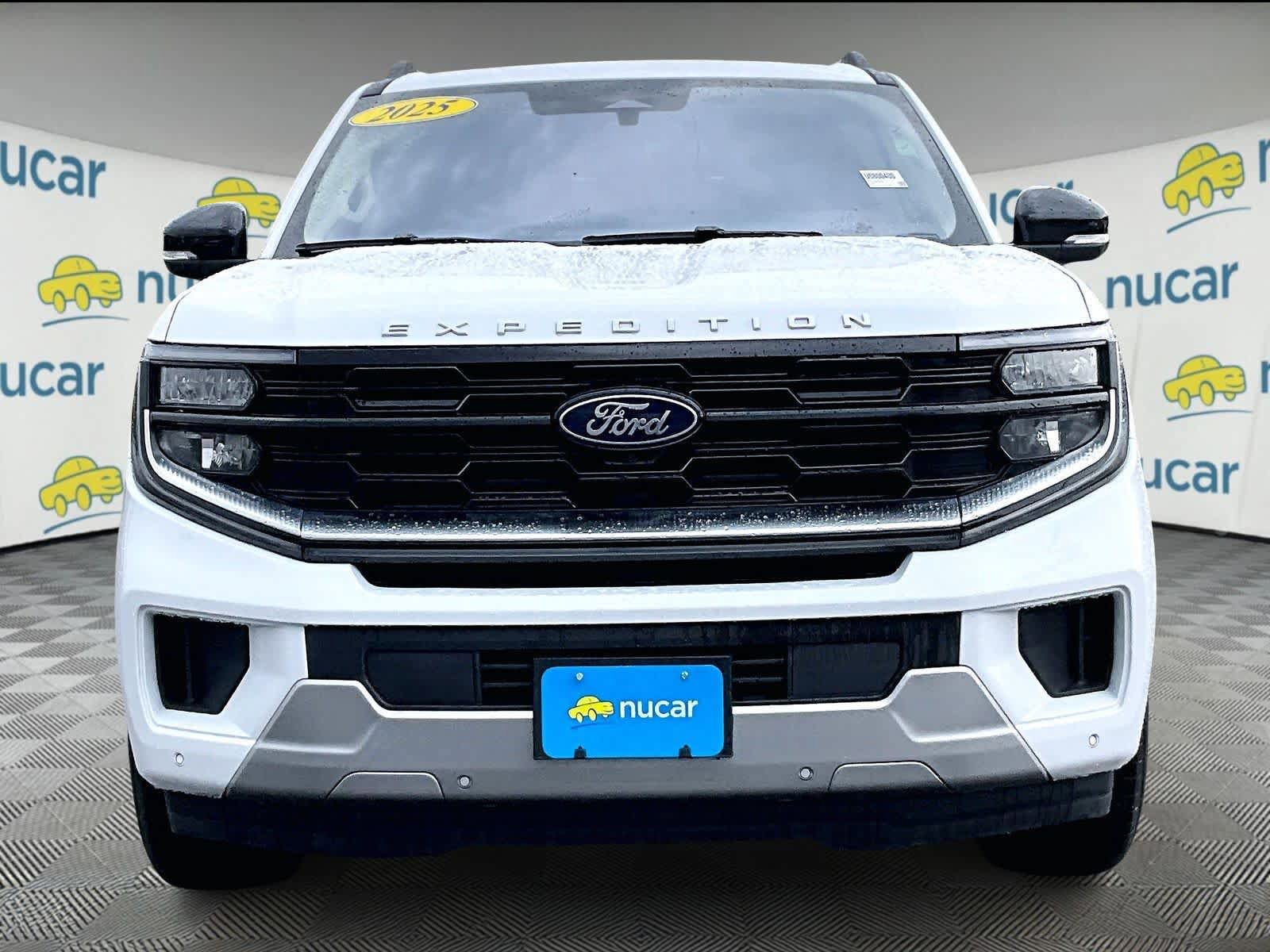 Used 2025 Ford Expedition Platinum image 2