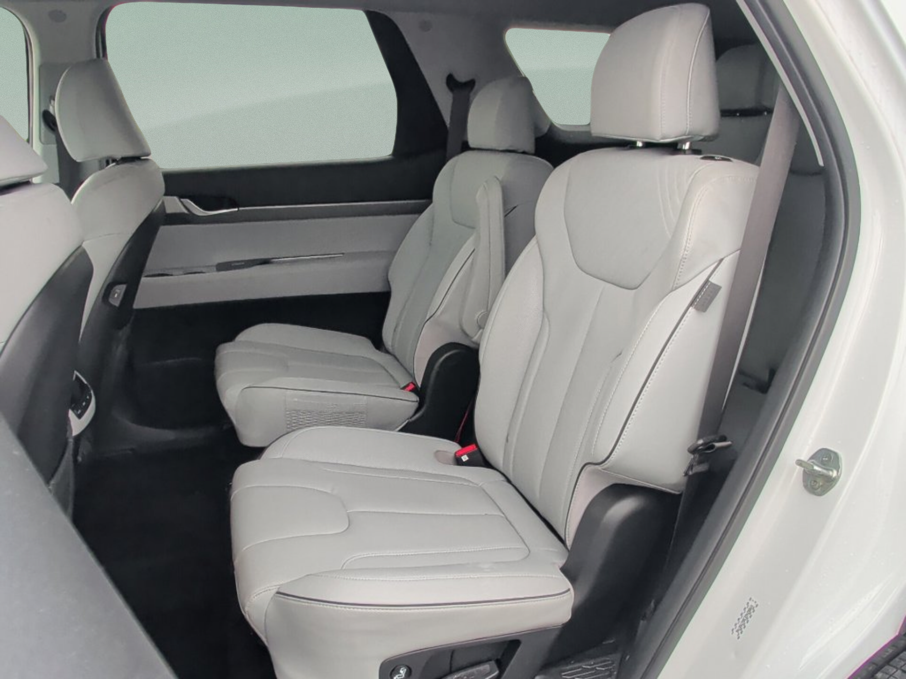 Used 2024 Hyundai Palisade SEL FWD image 37