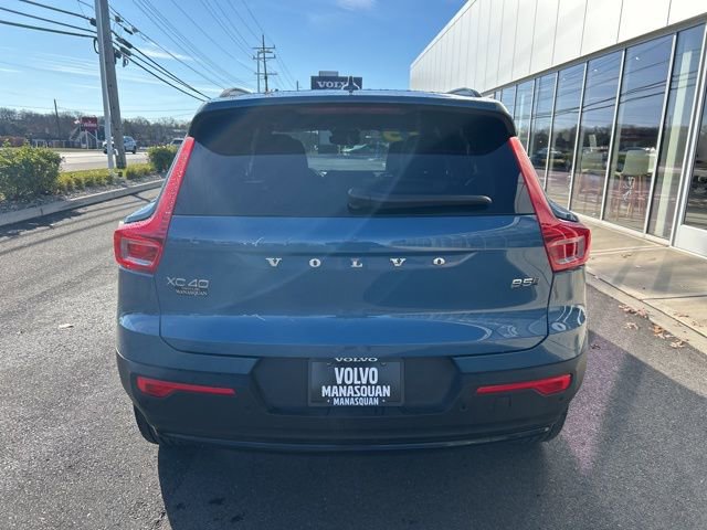 Certified 2025 Volvo XC40 B5 Plus image 4