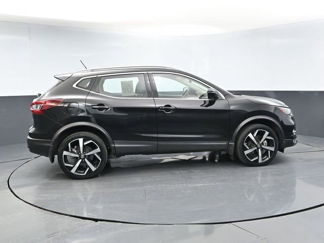Used 2022 Nissan Rogue Sport SL w/ Premium Package FWD image 6