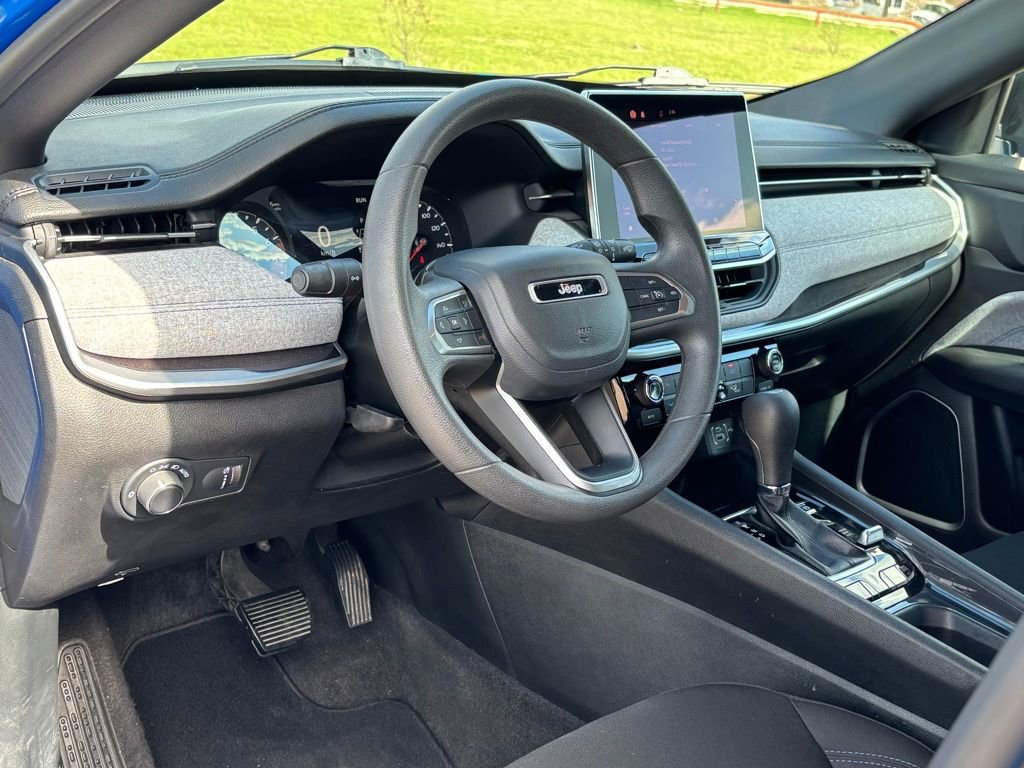 Used 2024 Jeep Compass Sport image 11