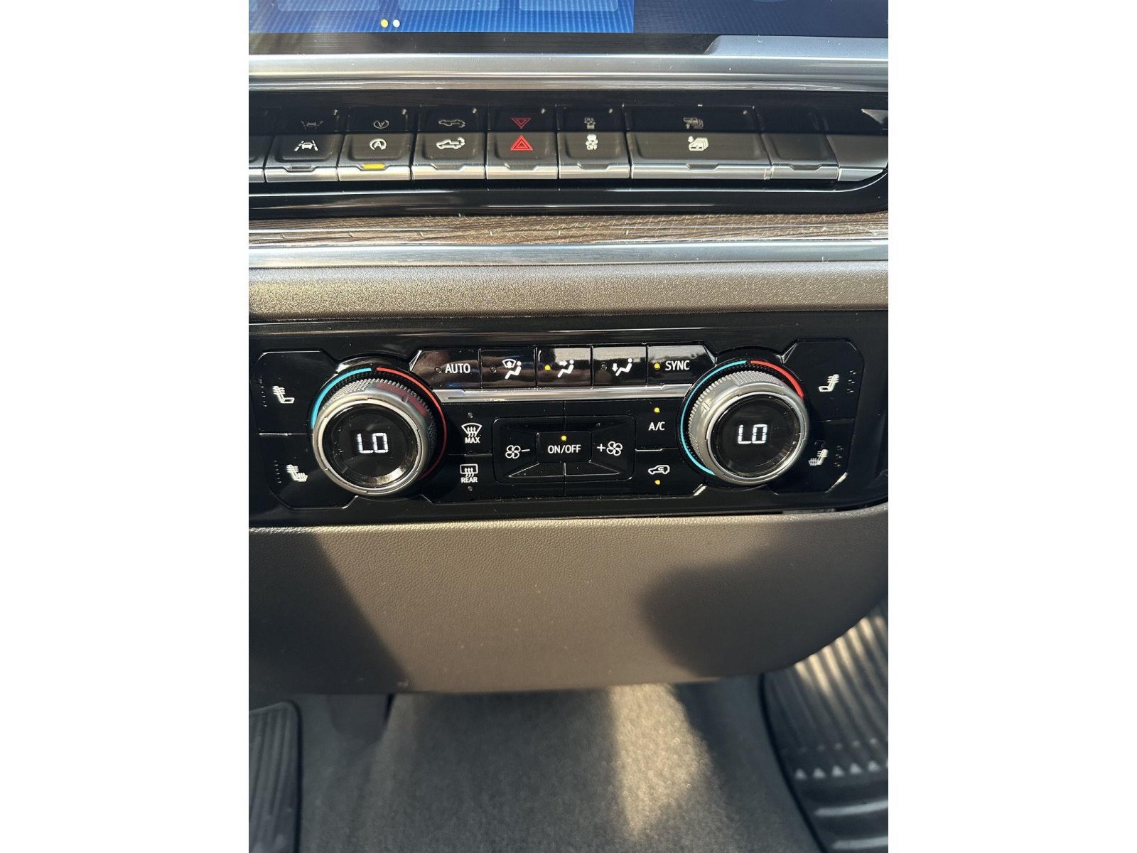 Used 2024 Chevrolet Silverado 1500 LT AWD/4WD image 22