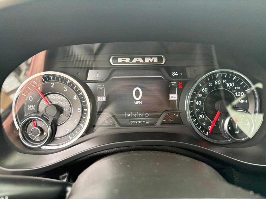 Used 2024 RAM 1500 Laramie AWD/4WD image 11