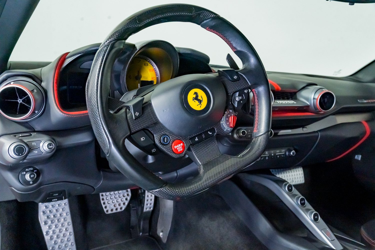 Used 2018 Ferrari 812 Superfast RWD image 19